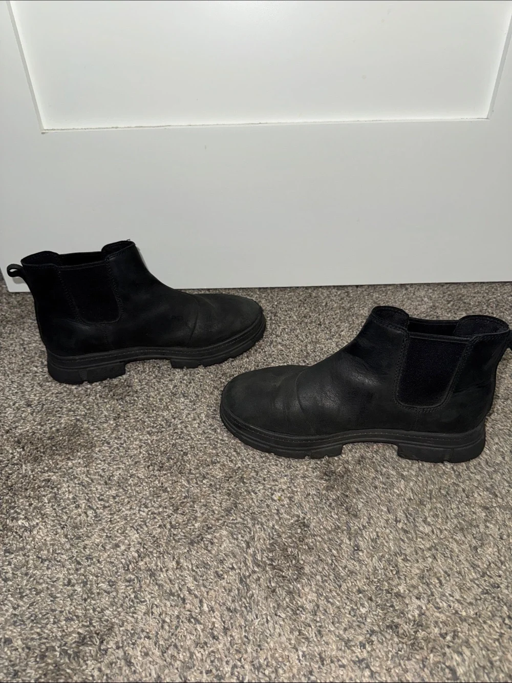 UGG Black Chukka Chelsea Boots Sz 5 lightweight slip on